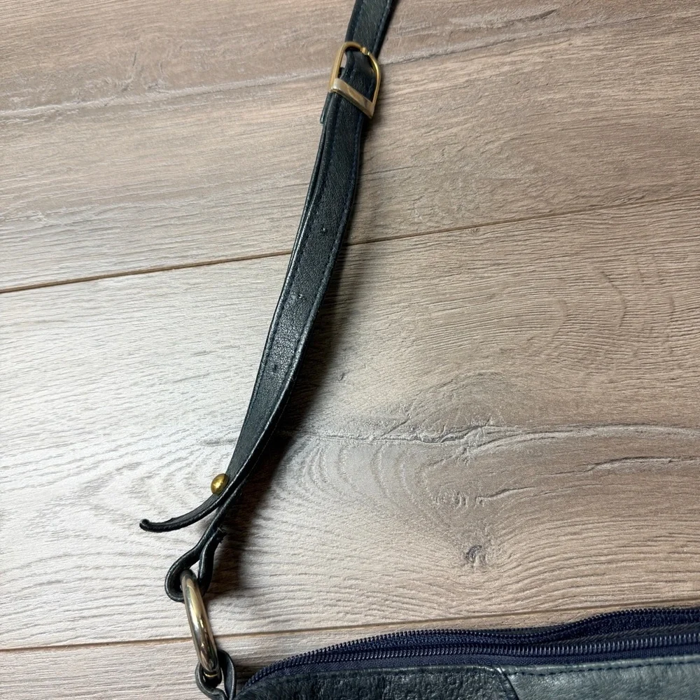 toni Vintage Black Leather Shoulder Bag Textured Panels Double Zippered Pockets